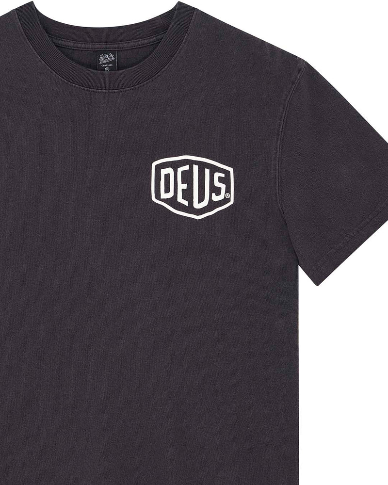 Shield Garment Dyed Tee / deus ex machina / black