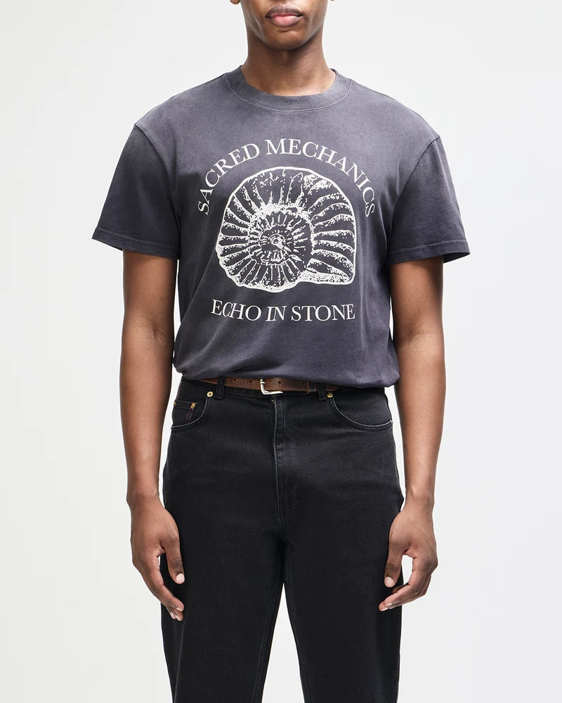 Perfect Ratio Tee / deus ex machina / Black Beauty