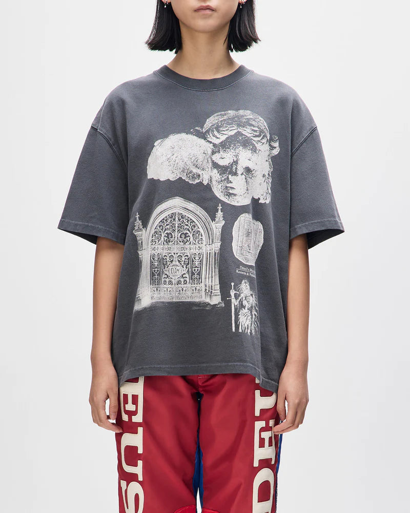 Invocation Tee / deus ex machina / anthracite