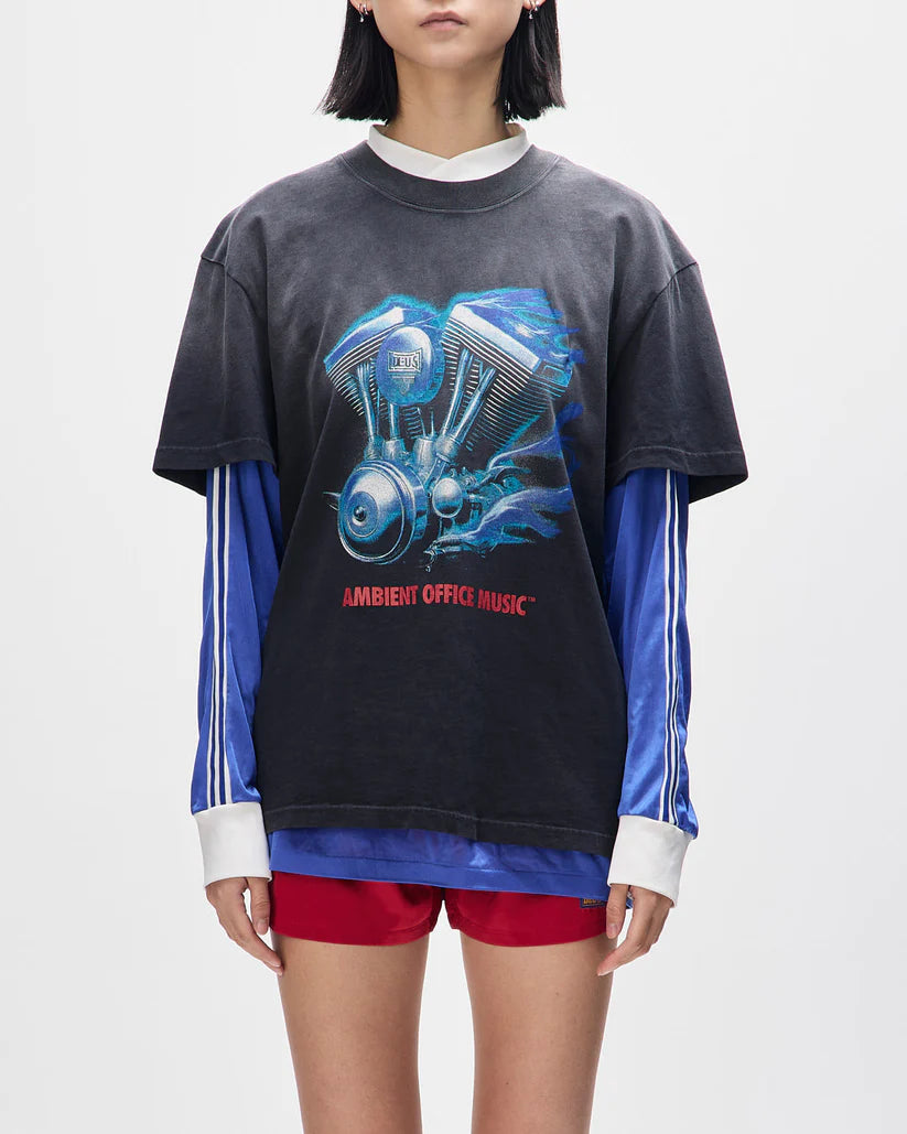 Productive Hum Tee / deus ex machina / anthracite