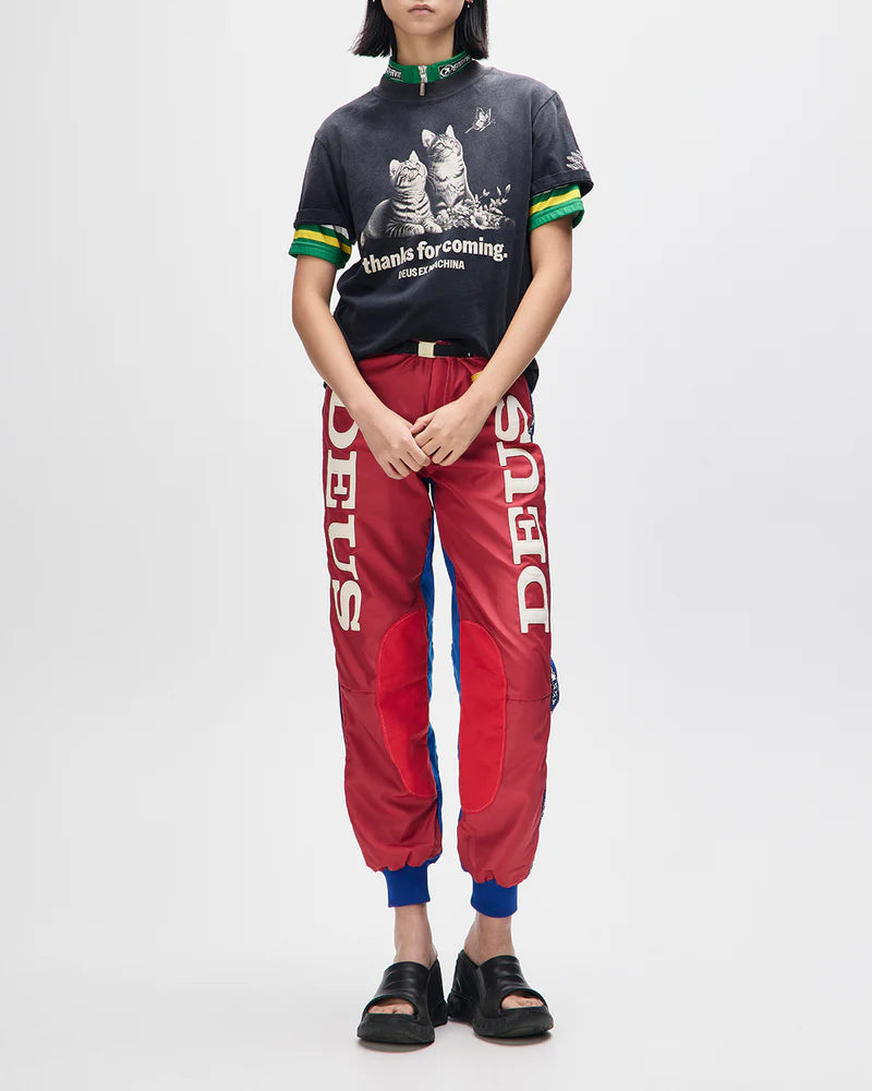 Ostinato Tee / deus ex machina / anthracite