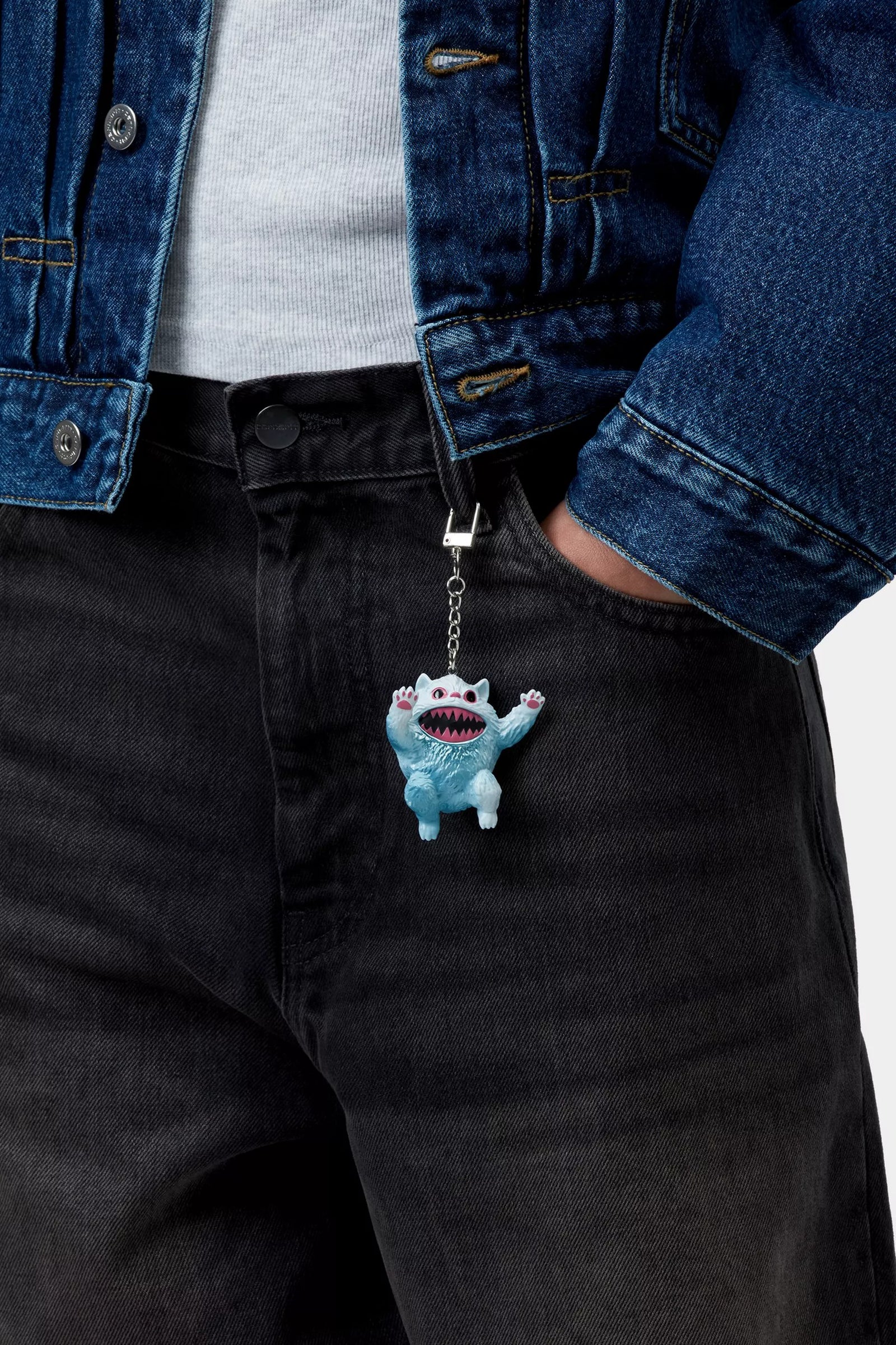 Wiptopia II Chasezor Keychain / carhartt wip