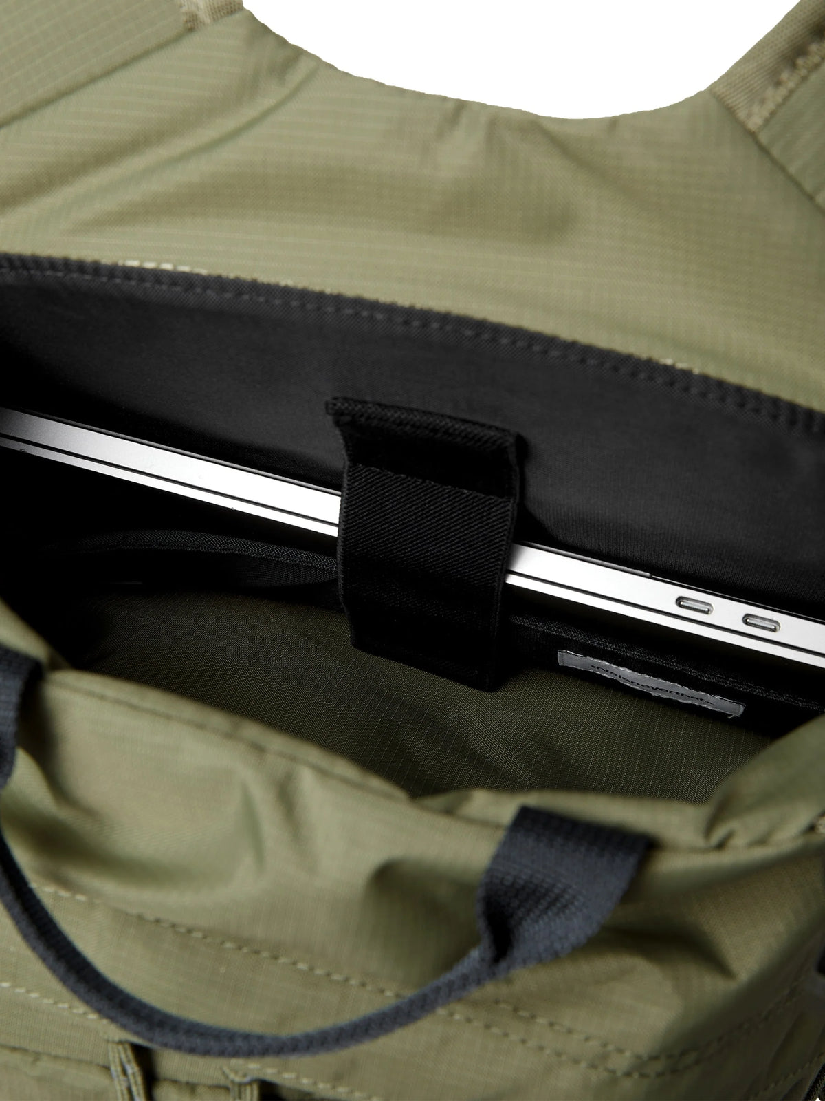 SP-Logo Field Backpack 28 Olive / thisisneverthat